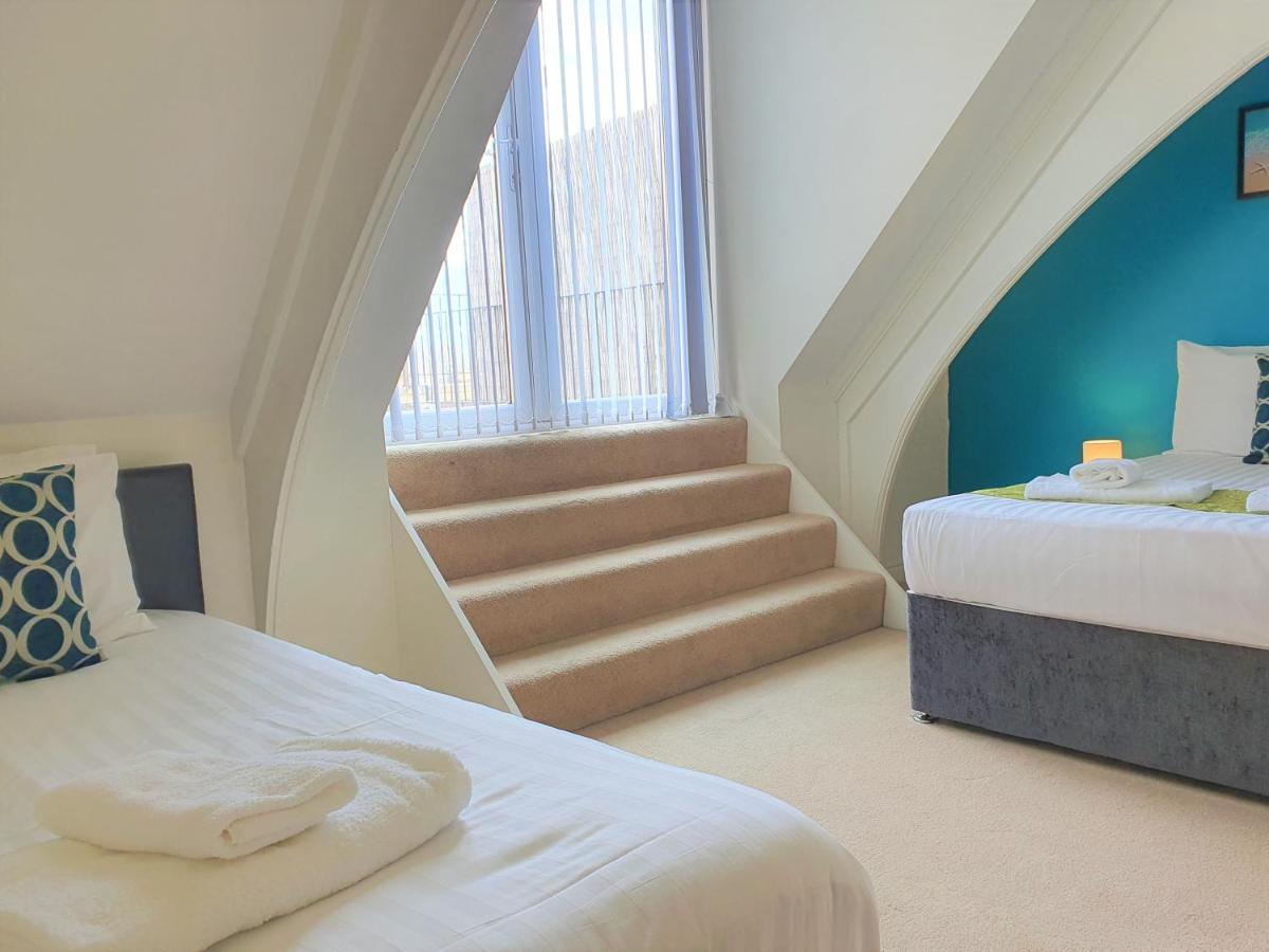 Central Apartments - Spacious 2 Beds Swindon Esterno foto