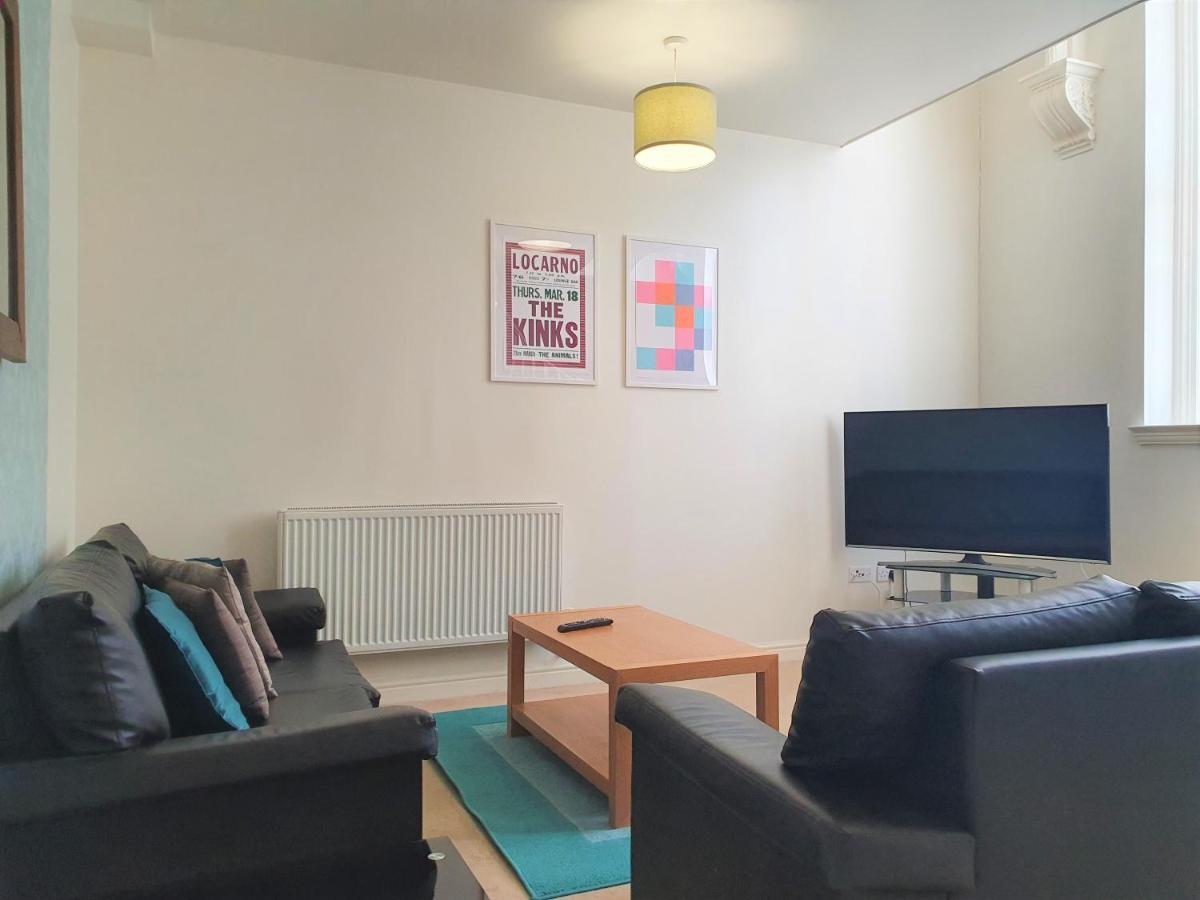 Central Apartments - Spacious 2 Beds Swindon Esterno foto