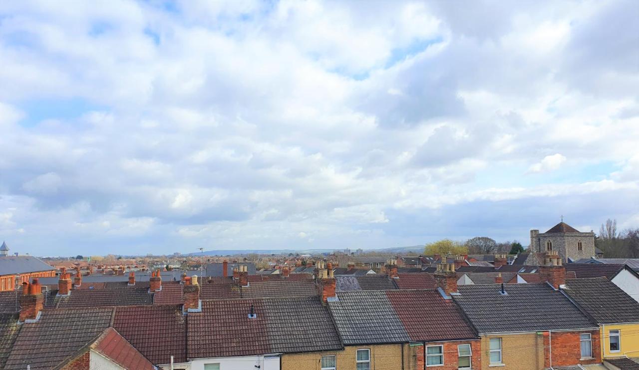 Central Apartments - Spacious 2 Beds Swindon Esterno foto