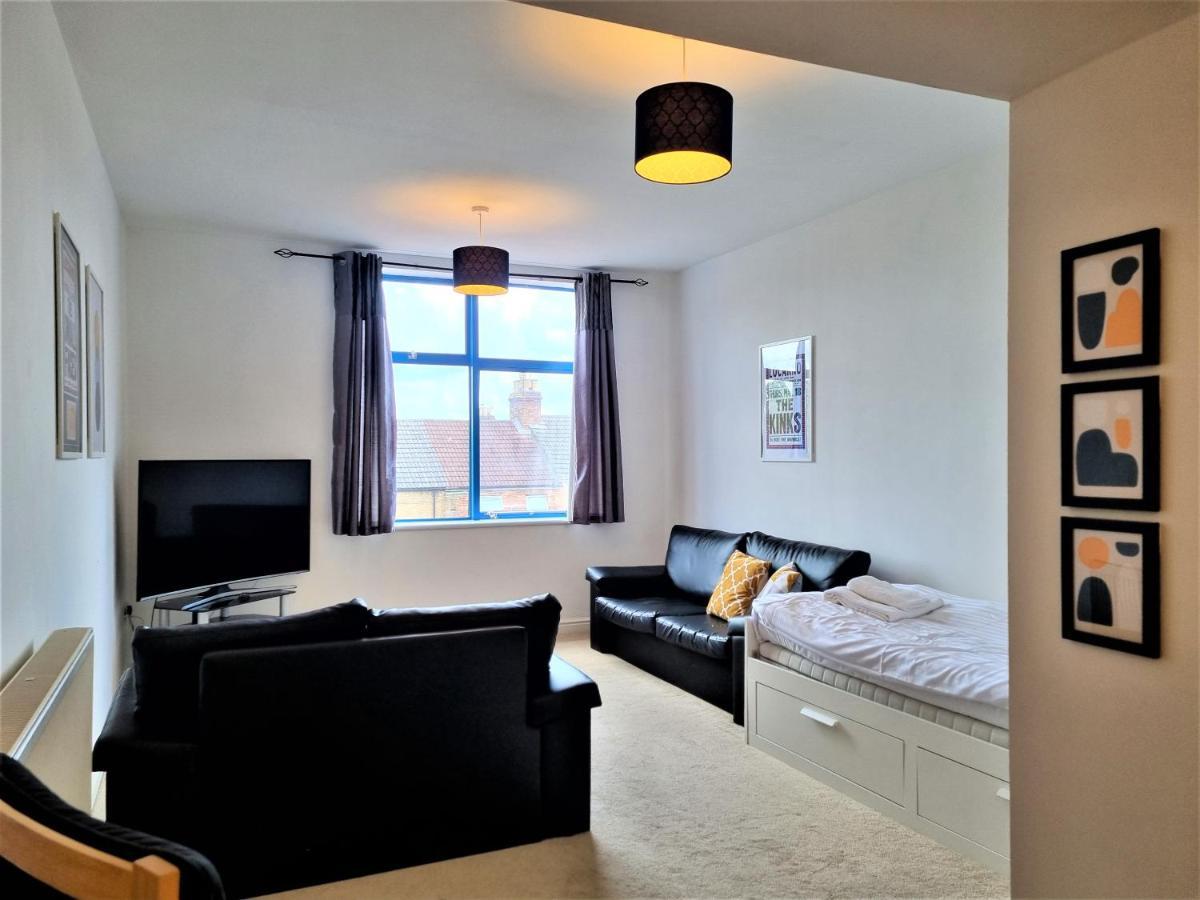 Central Apartments - Spacious 2 Beds Swindon Esterno foto