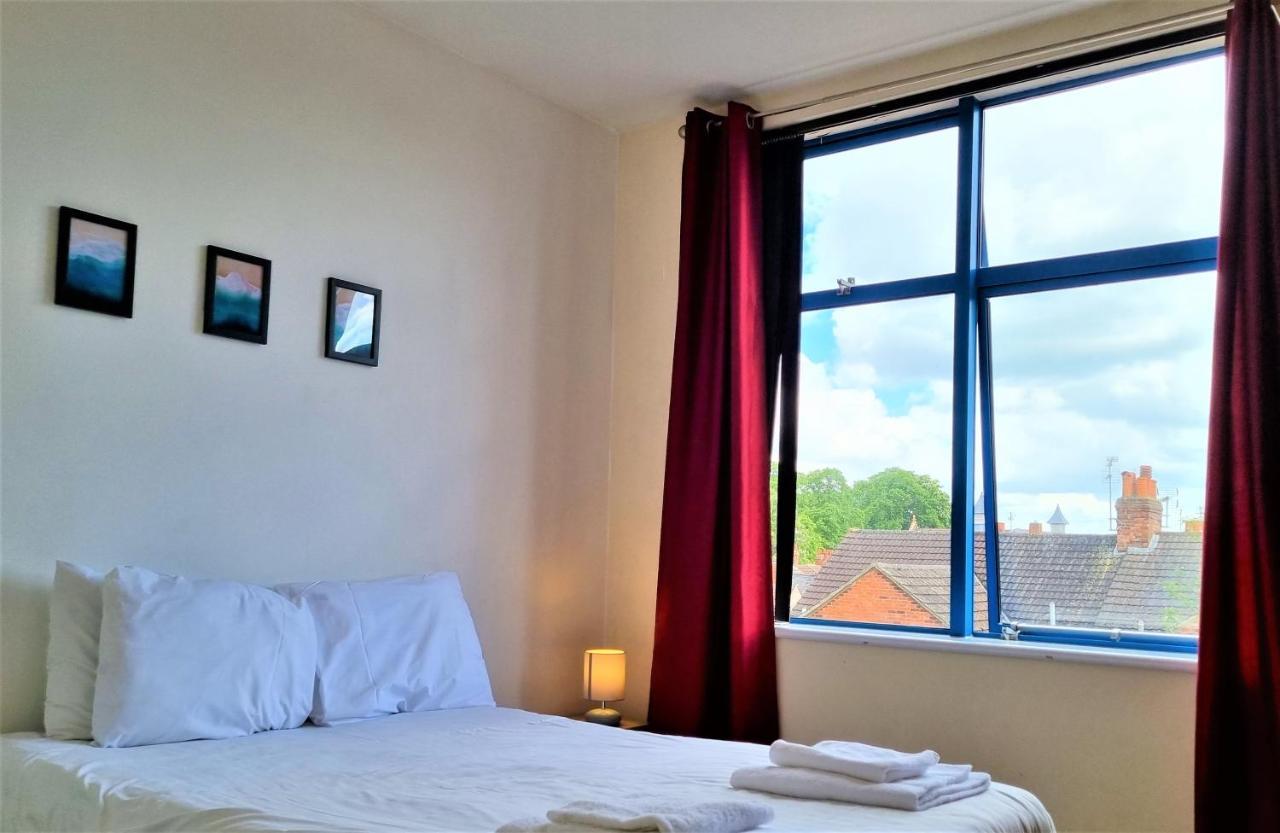 Central Apartments - Spacious 2 Beds Swindon Esterno foto